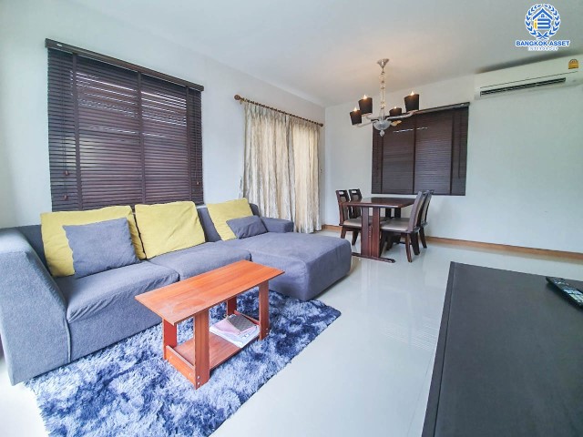 บ้านแฝดมือสองแบรนด์คุณภาพจาก Q.House โครงการ เดอะทรัสต์วิลล์ กาญจนาภิเษก-หทัยราษฎร์  เนื้อที่ 35 ตร.ว. ฟังก์ชัน 3 ห้องนอน 2 ห้องน้ำ บ้านสวยพร้อมเข้าอยู่ แถมเฟอร์นิเจอร์+ เครื่องปรับอากาศ 2 เครื่อง  บนทำเลศักยภาพ ที่เชื่อมต่อถนนหลายเส้นทาง เดินทางสะดวก ใกล้ทางด่วน "จตุโชติ"...